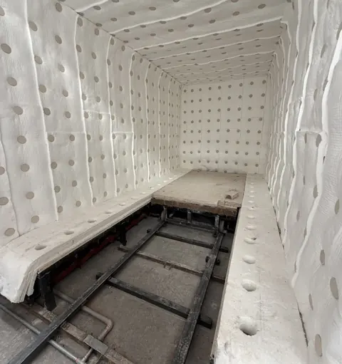 Interior de horno cerámico con revestimiento de fibra cerámica